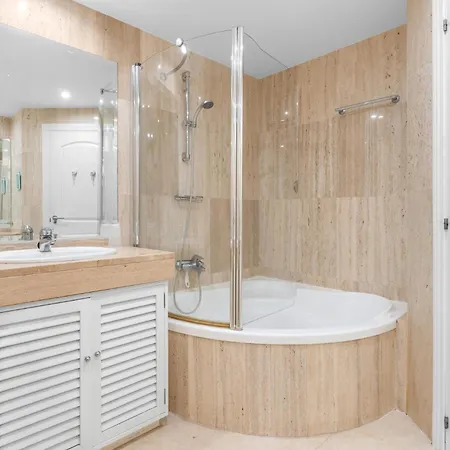 Jardines Santa Maria Golf Elviria 公寓